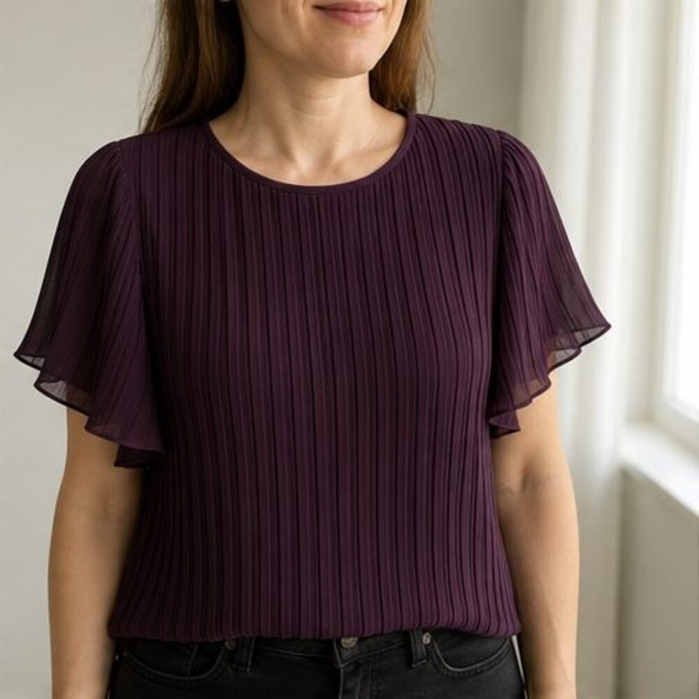Lilac Lace Trim Top - Picture 2 of 6